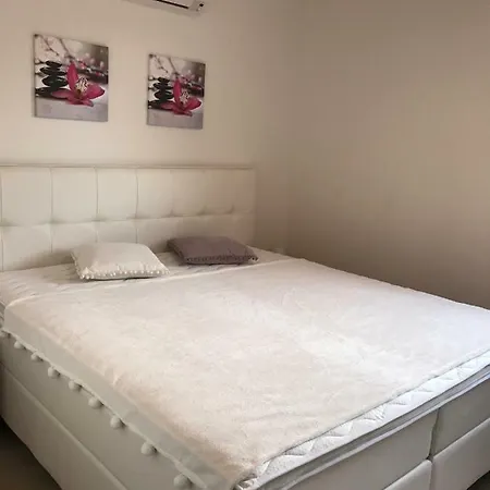 Villamarina Souterrain Apartment *