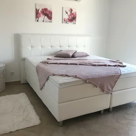 Villamarina Souterrain Apartment *